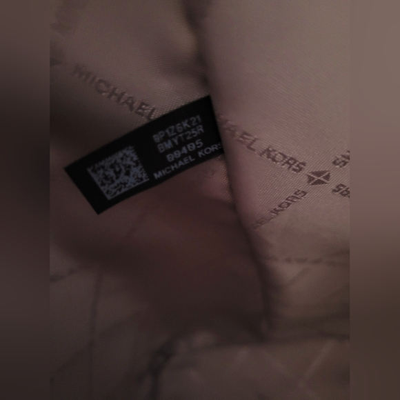 Michael Kors Sky Blue Signature Tote - Picture 10 of 14